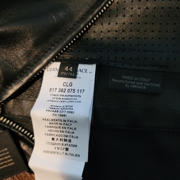 Flash sale⚡️Versace Leather Skirt size 44 - Picture 12 of 13